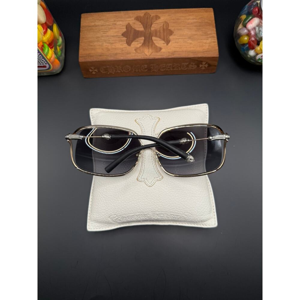Chrome Hearts BUTTFLUX Aviator Sunglasses Black Gold Frame Missing Tip - Picture 2 of 8